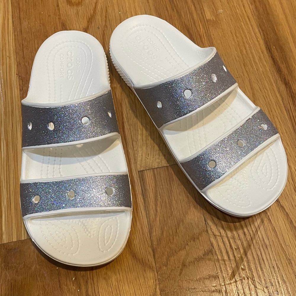 New without tags Crocs - Picture 2 of 3